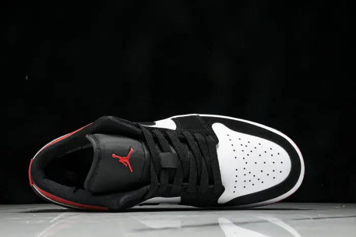 Air Jordan 1 Low  SE Black Toe 