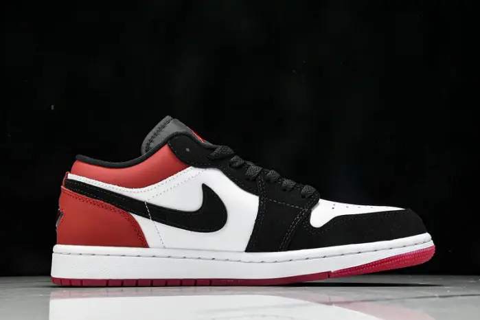 Air Jordan 1 Low  SE Black Toe 