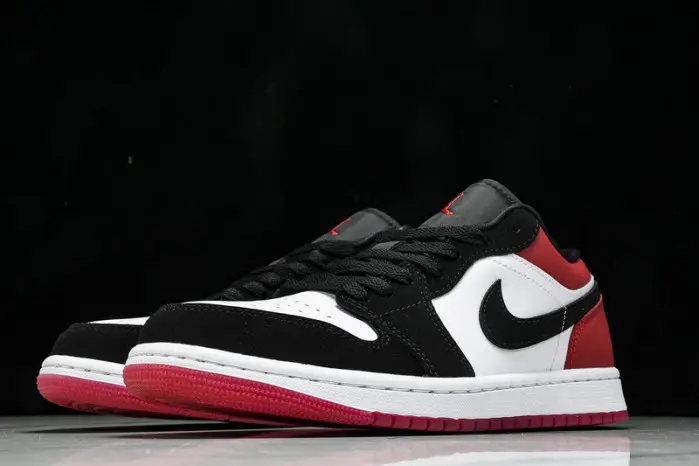 Air Jordan 1 Low  SE Black Toe 