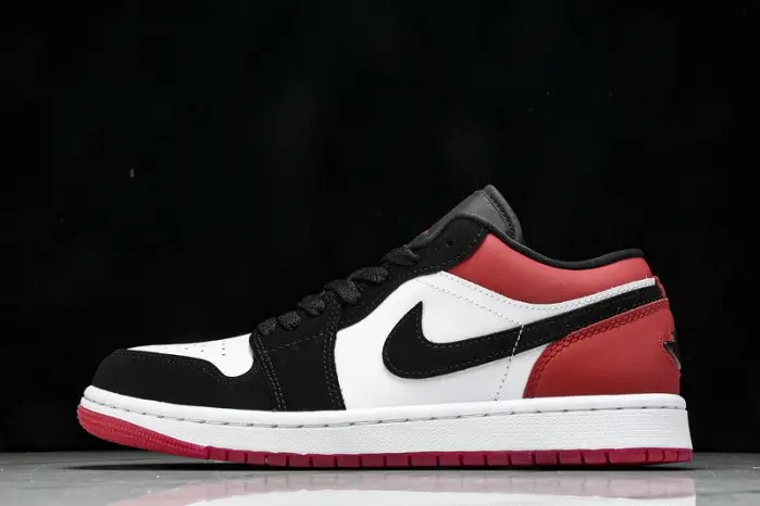 Air Jordan 1 Low  SE Black Toe 