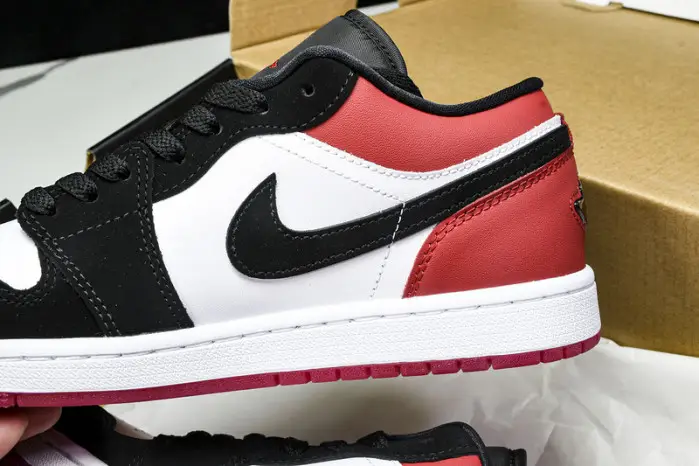 Air Jordan 1 Low  SE Black Toe 
