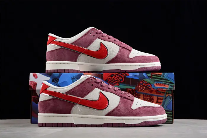 Nike SB Dunk Low 