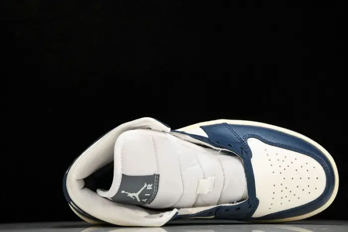 Air Jordan 1 Mid“Sky J French Blue” 
