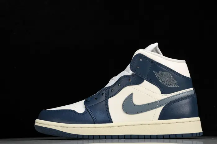 Air Jordan 1 Mid“Sky J French Blue” 