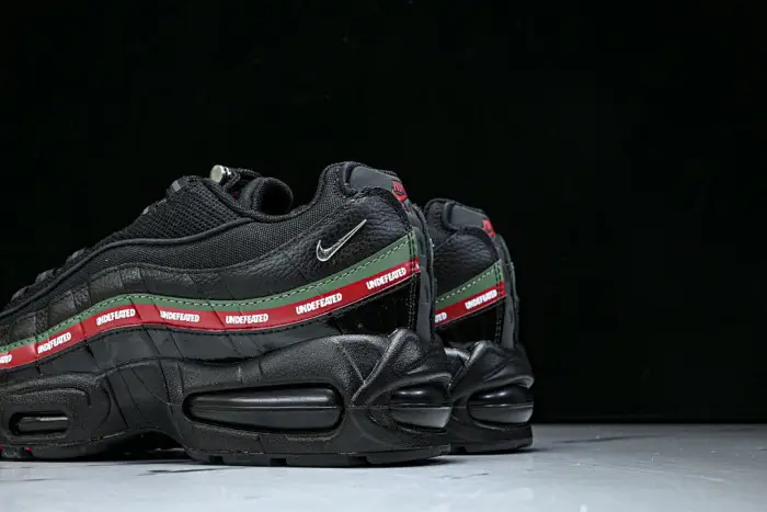 Air Max 95 SP Undefeated Black 