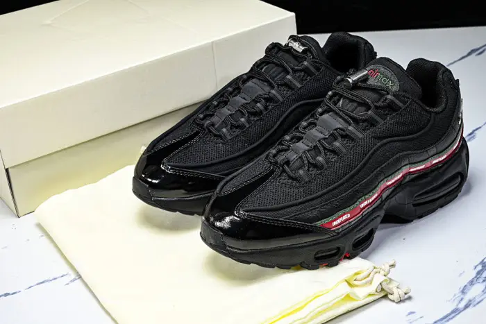 Air Max 95 SP Undefeated Black 