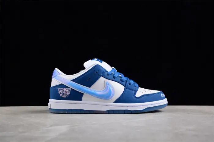 Nike SB Dunk Low 