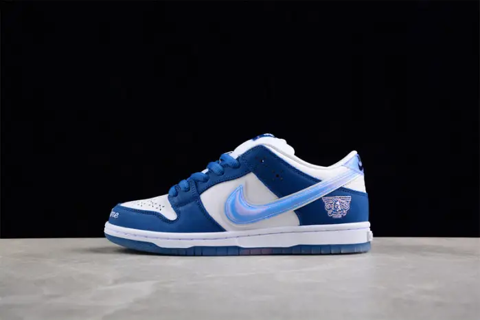 Nike SB Dunk Low 