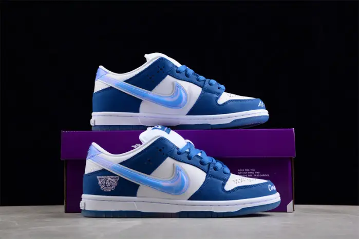 Nike SB Dunk Low 