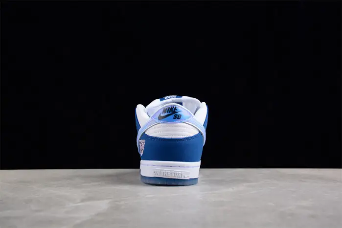 Nike SB Dunk Low 