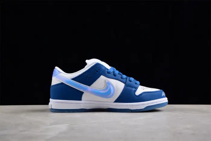 Nike SB Dunk Low 