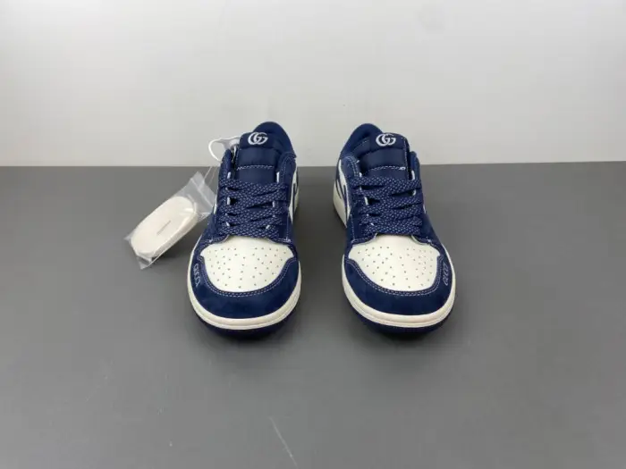 Travis Scott  Air Jordan 1 Low x GUCCI 