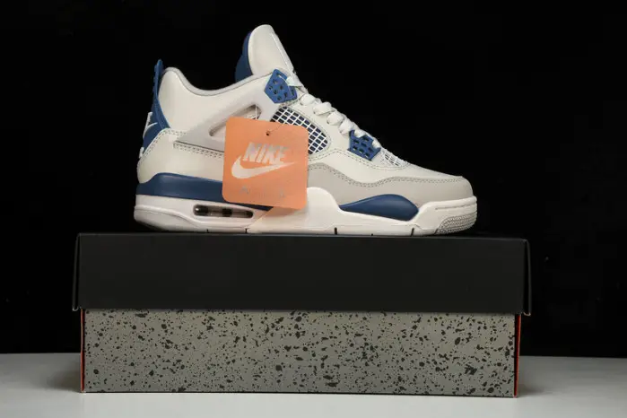Air Jordan 4 Retro  "Military Blue" 