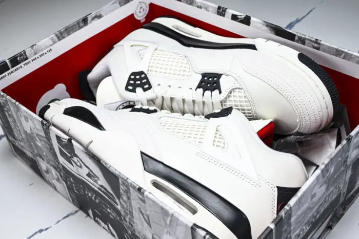 Air Jordan 4“Flight Club”Sail Black-University Red 