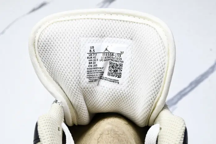 Air Jordan 1 Low 