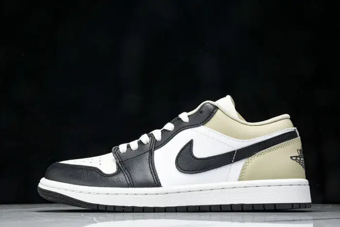 Air Jordan 1 Low 