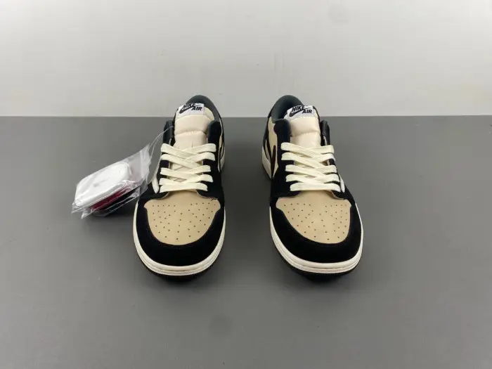 Travis Scott x Air Jordan 1 Low OG 