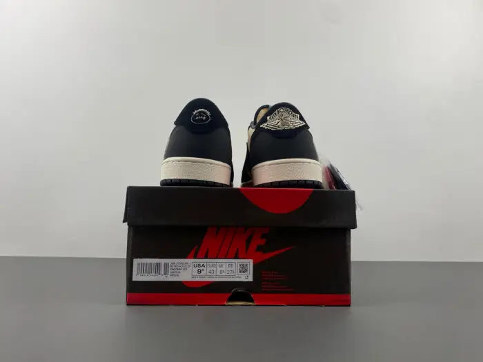 Travis Scott x Air Jordan 1 Low OG 
