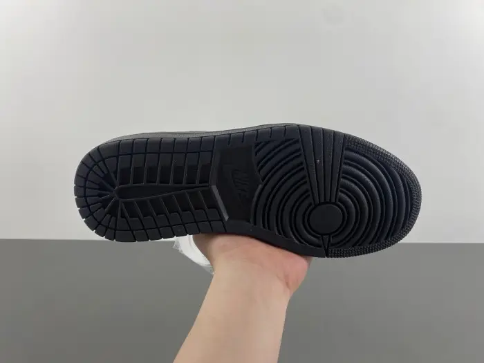 Travis Scott x Air Jordan 1 Low OG 