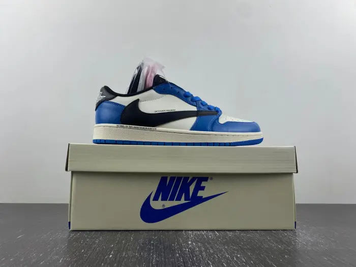 Travis Scott x Air Jordan 1 Low OG 