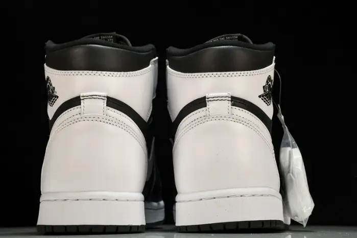 Air Jordan 1 High OG “Reverse Panda” 