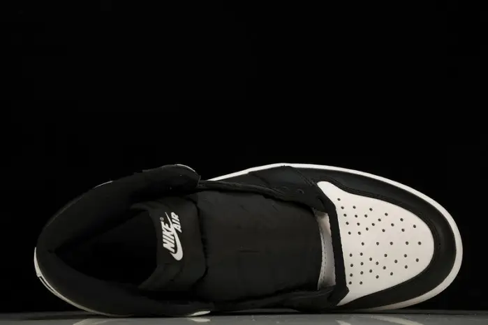 Air Jordan 1 High OG “Reverse Panda” 