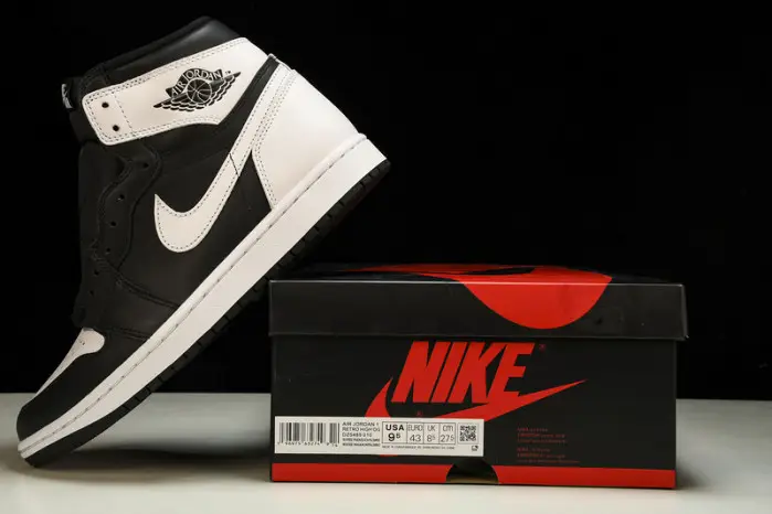 Air Jordan 1 High OG “Reverse Panda” 