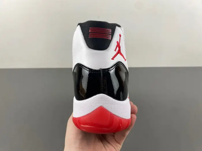 Air Jordan 11 