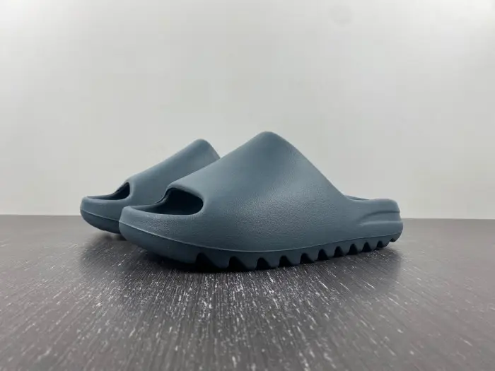 Yeezy Slide 