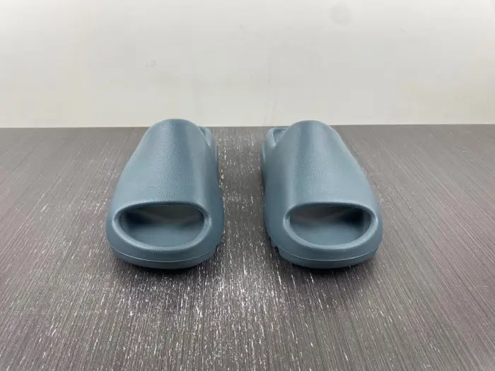 Yeezy Slide 