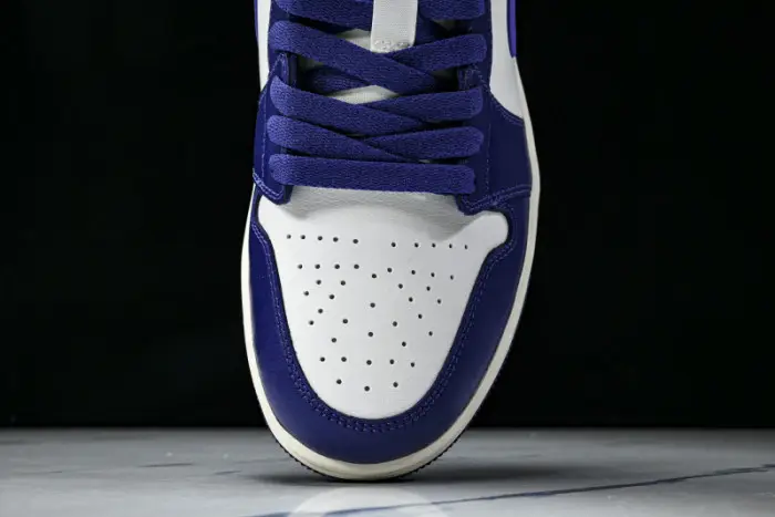 Air Jordan 1 Low 