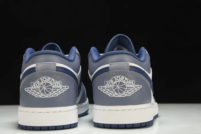 Air Jordan 1 Low 