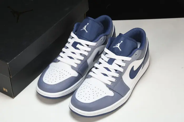 Air Jordan 1 Low 