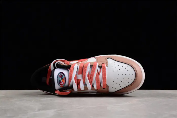 Nike SB Dunk Low 