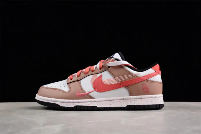 Nike SB Dunk Low 