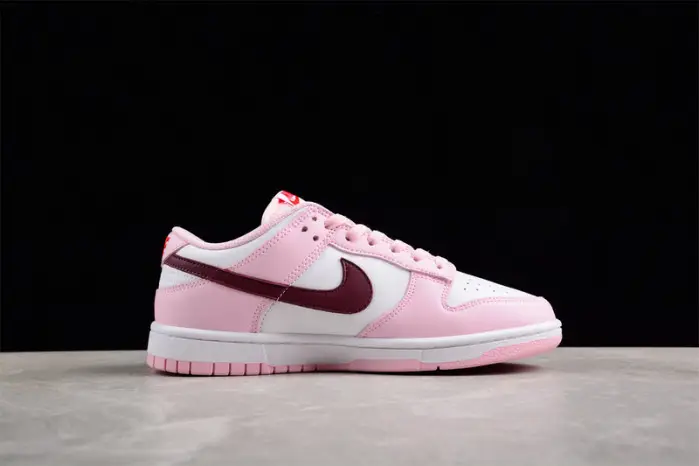 Nike SB Dunk Low 