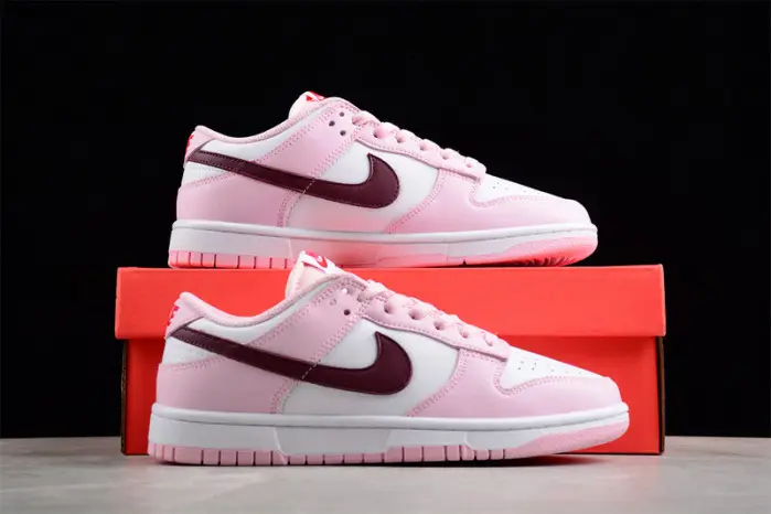 Nike SB Dunk Low 