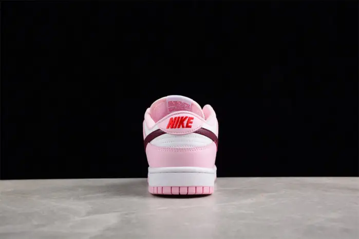 Nike SB Dunk Low 
