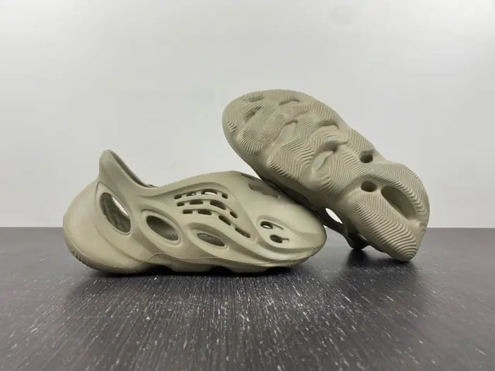Yeezy Foam Runner 