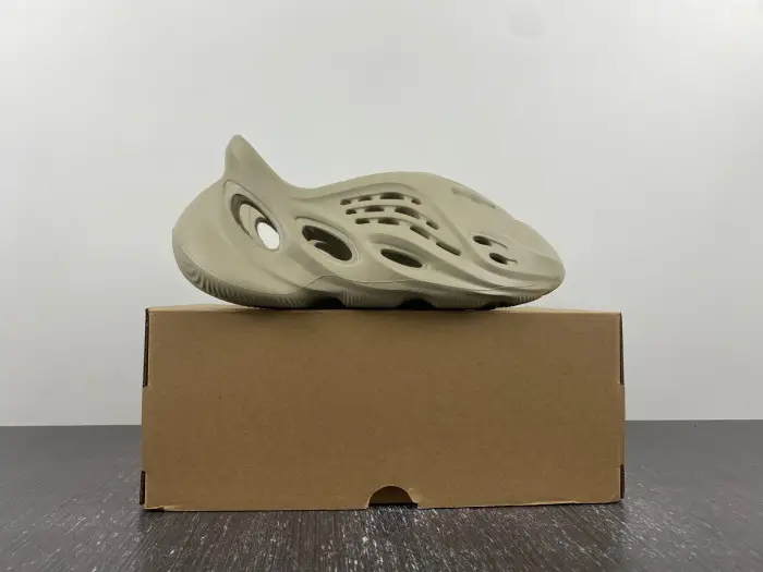 Yeezy Foam Runner 