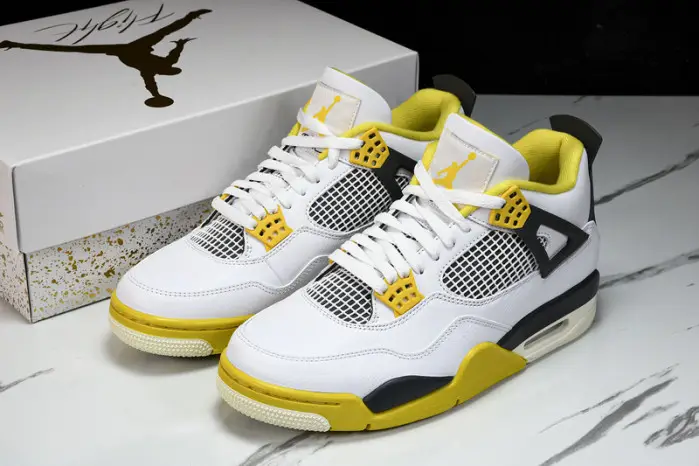 Air Jordan 4 Retro 