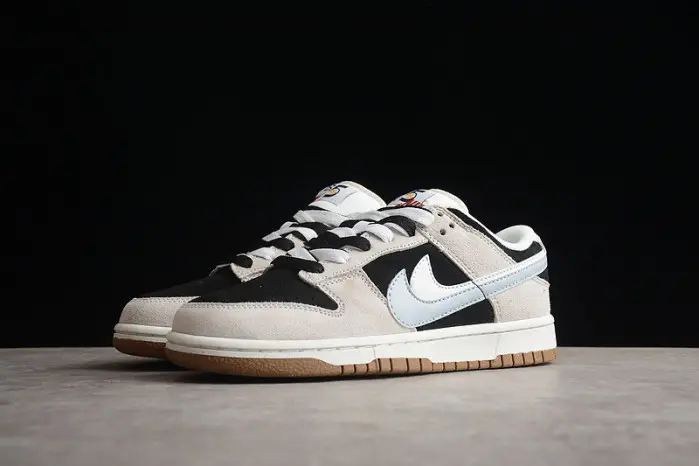NIKE  SB Dunk Low 