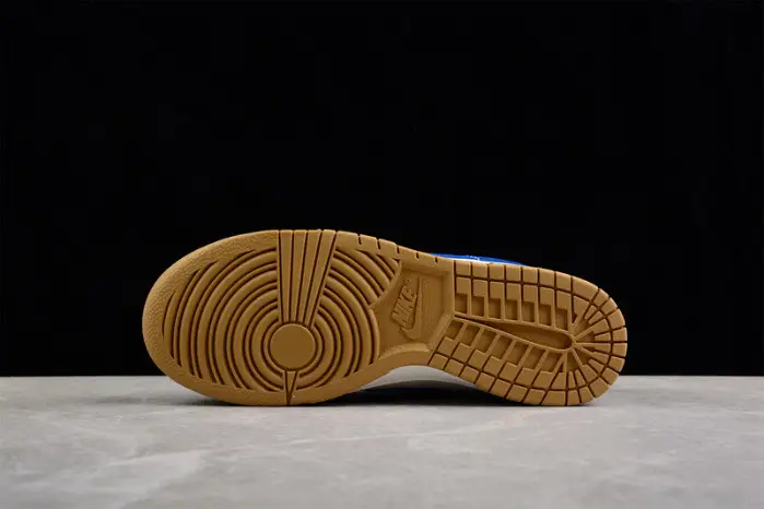 Nike SB Dunk Low 