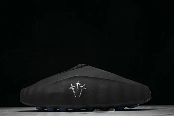 Nike Mind 001 