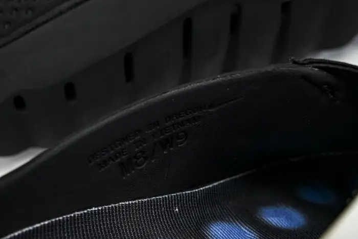 Nike Mind 001 