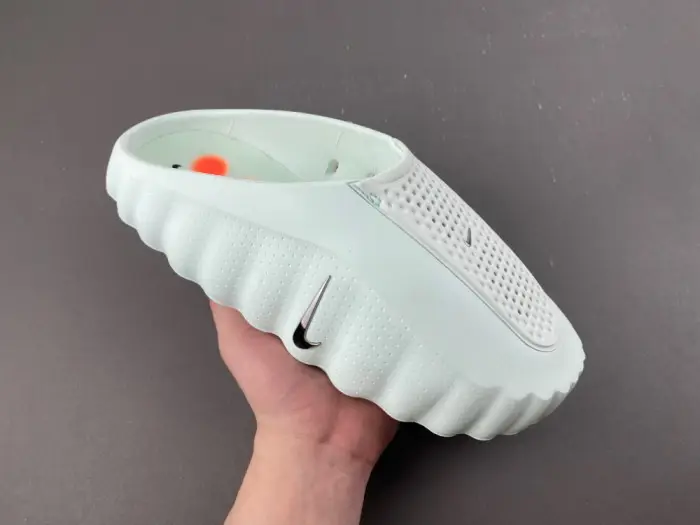 Nike Mind 001 