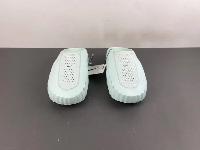 Nike Mind 001 
