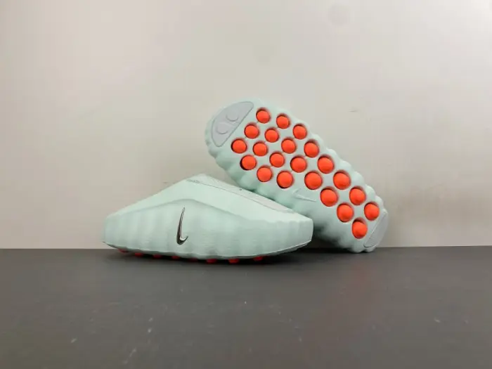 Nike Mind 001 