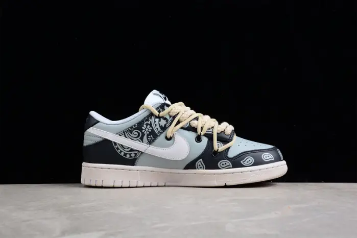 Nike Dunk Low  (2021) (W) 