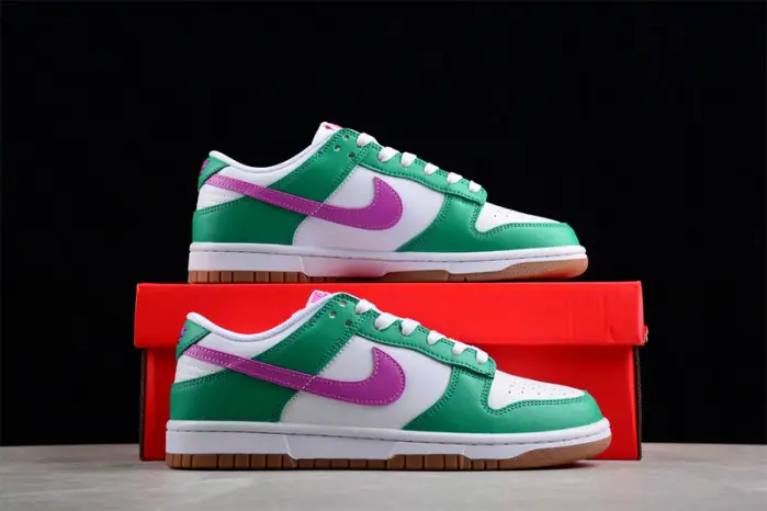 NIKE SB DUNK LOW 